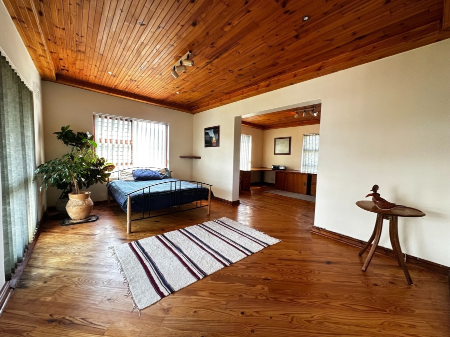 5 Bedroom Property for Sale in Pringle Bay Western Cape